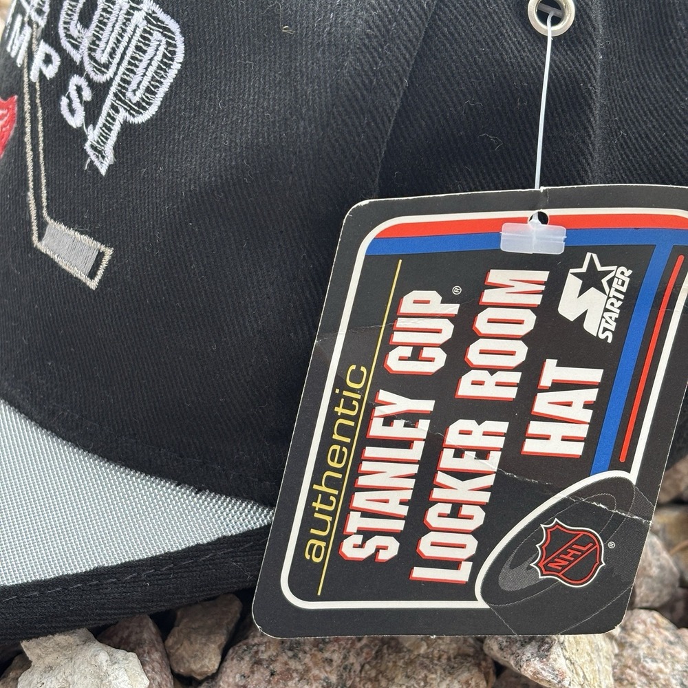 Detroit Red Wings NHL Vintage Starter 1998 Stanley Cup Champs Hat - Picture 3 of 4